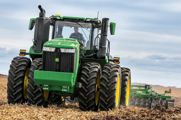 9 Family 4WD & Track Tractors