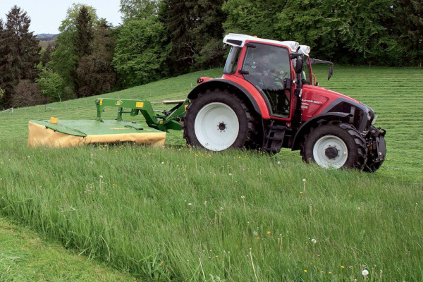 Krone | Disc Mowers | Rear-Mounted Disc Mower EasyCut R for sale at King Ranch Ag & Turf