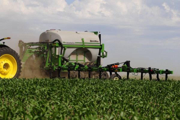 Unverferth | NutriMax Liquid Applicator | Model 2600 - 90'/88'/80' for sale at King Ranch Ag & Turf